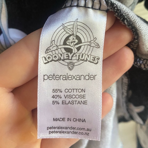 Peter Alexander Bugs Bunny Looney Tunes Long Sleeved Womens Knit Top Size Small - Picture 14 of 14